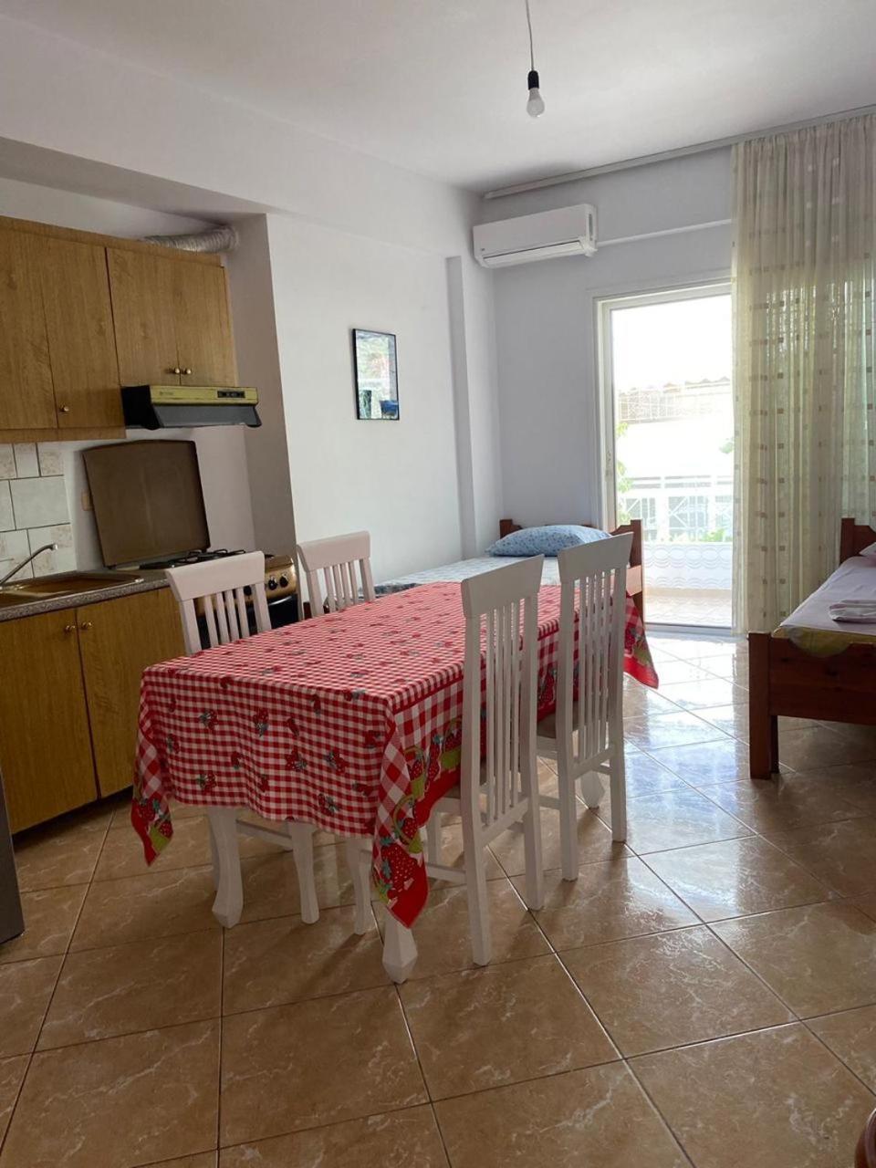 Tulipani Apartments Near Port Sarande Exterior photo